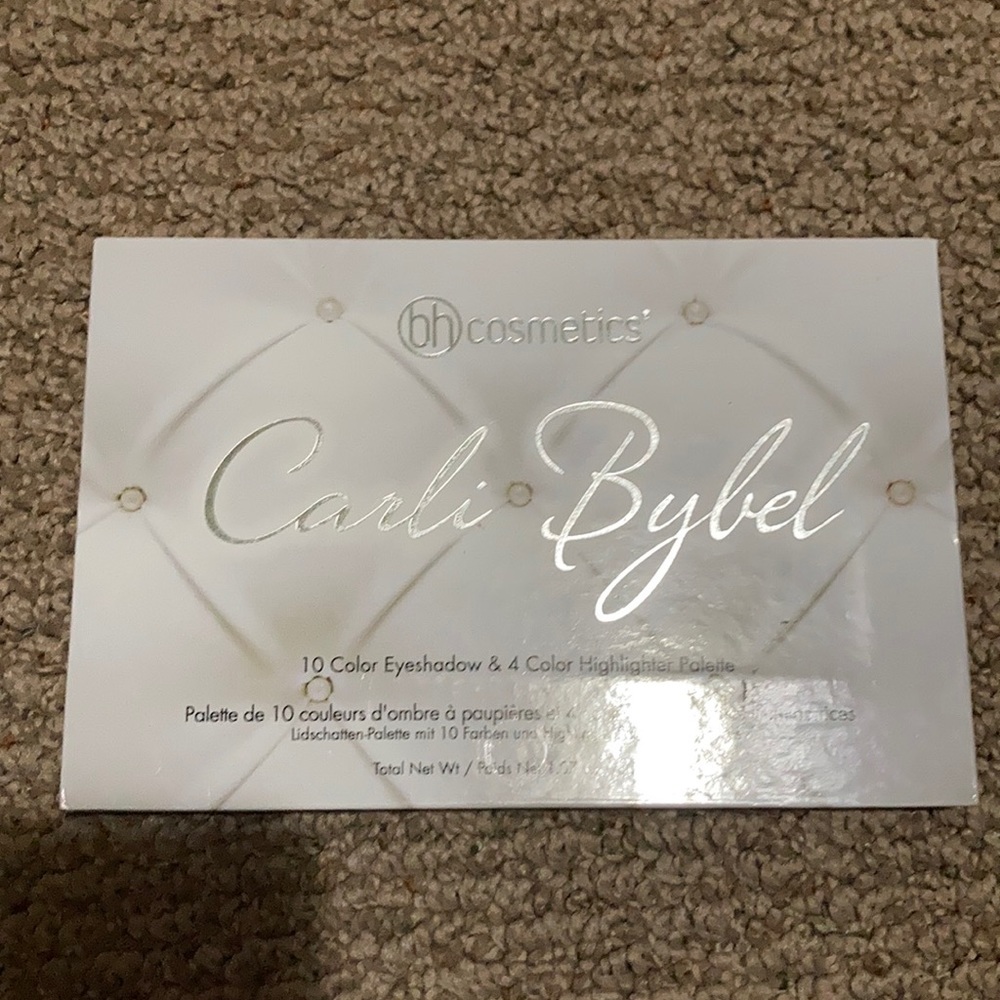 BH COSMETICS CARLI BYBEL EYESHADOW PALLETE
